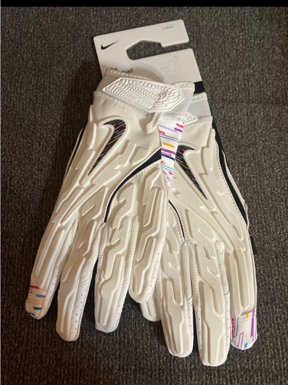 Nike NFL Superbad 7.0 “Crucial Catch” Football Gloves Size Large HQ1122